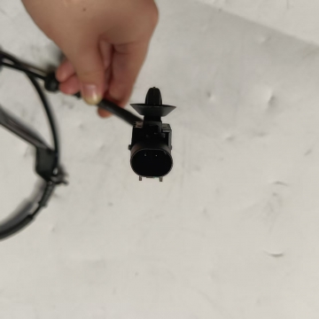 Riaht front wheel speed s...