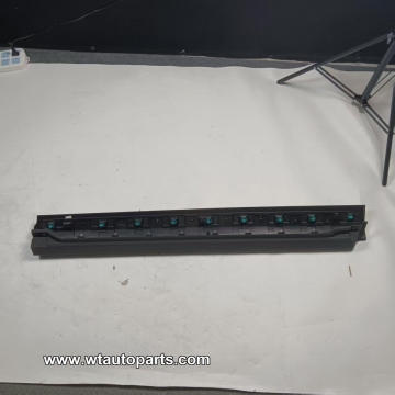 Rear door trim panel C00013658